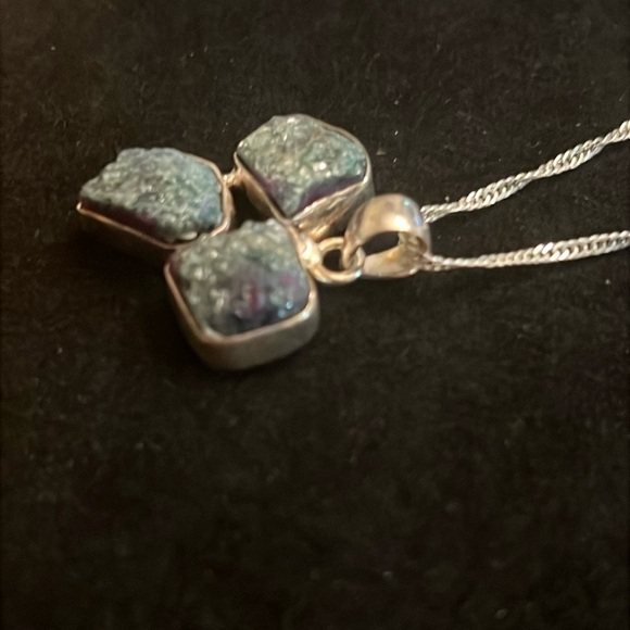 925 STERLING RUBY ZOISITE NECKLACE. 18in - Picture 3 of 7